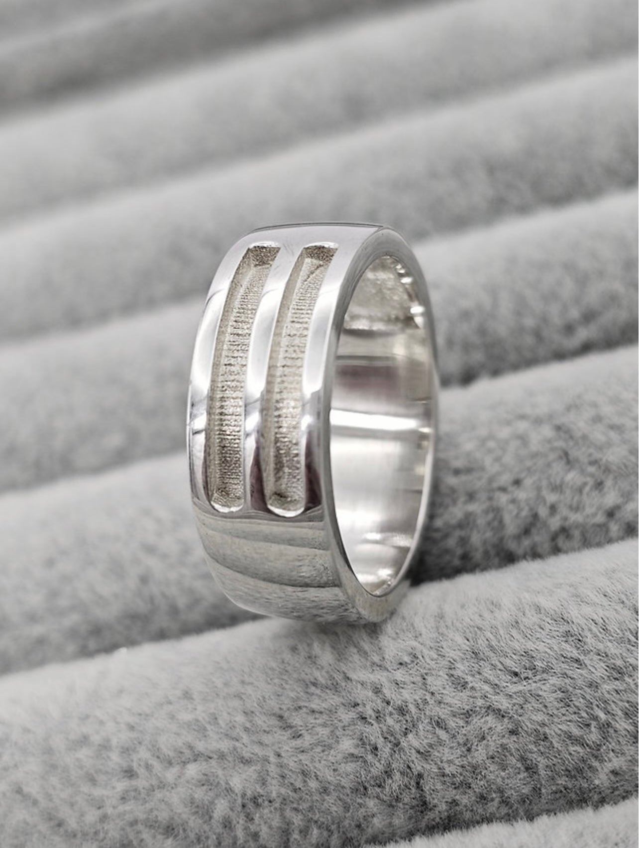 Double Channel band ring
