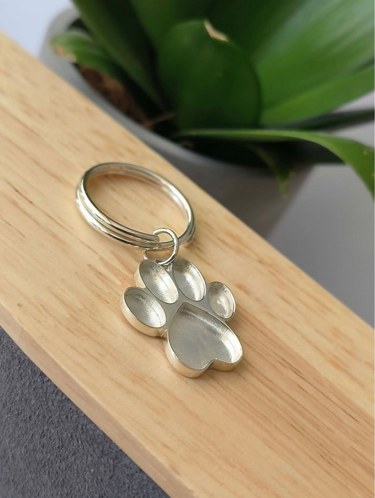 Paw Print Keyring