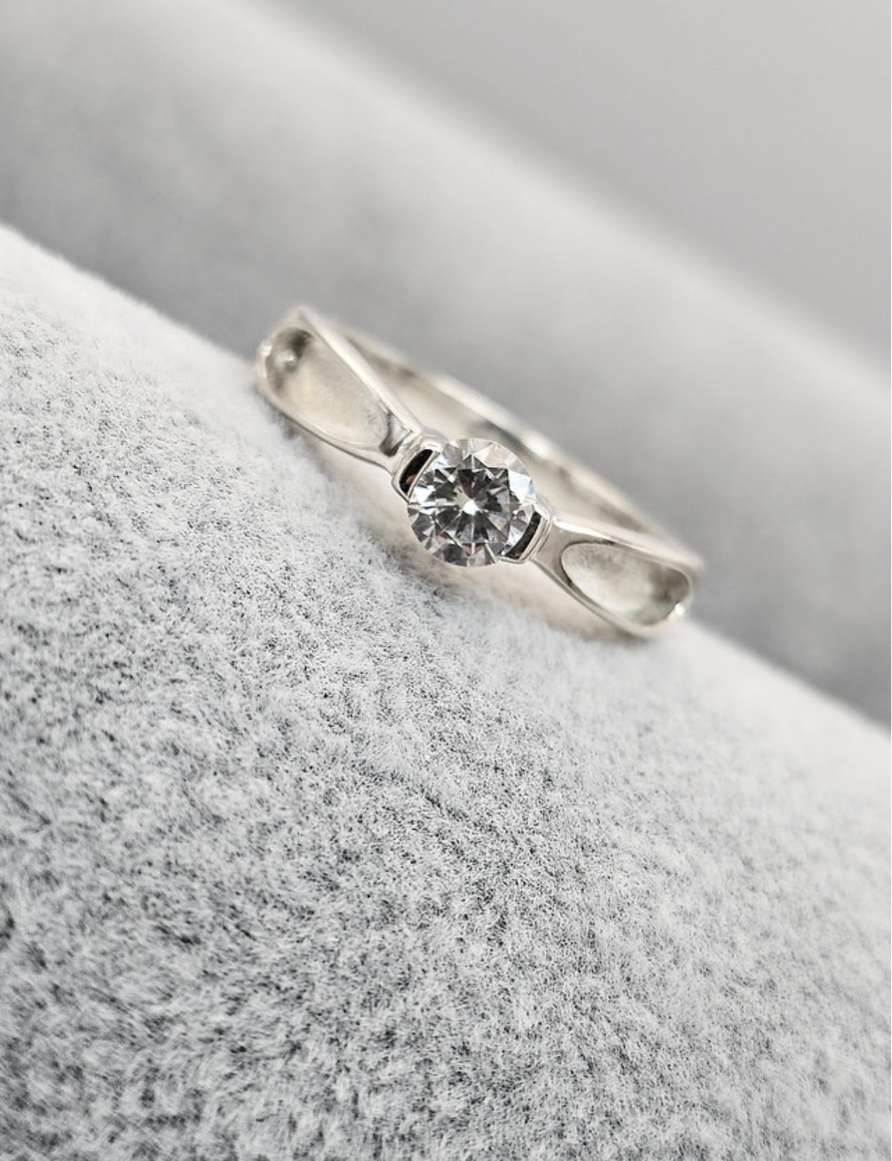 Solitare CZ Ring