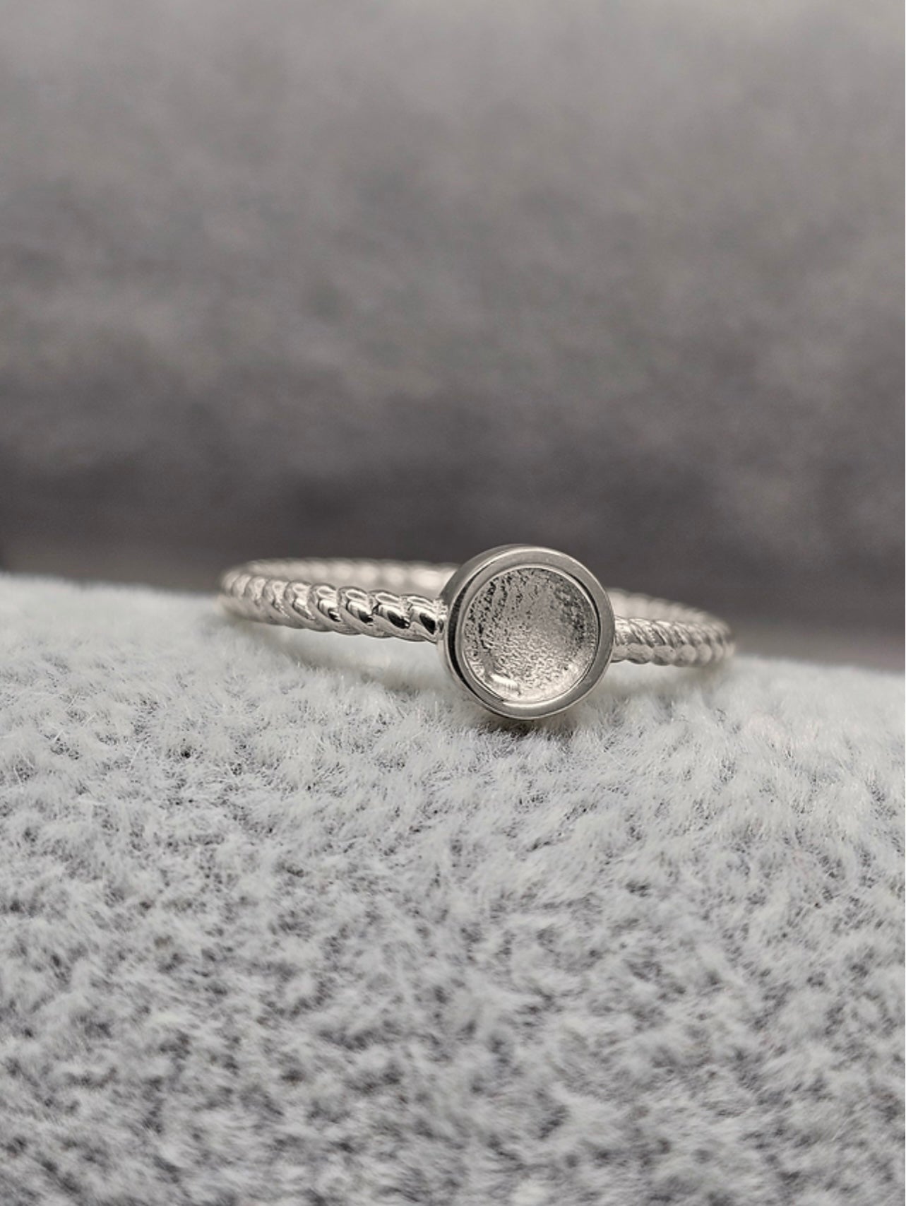 Round Twist Ring