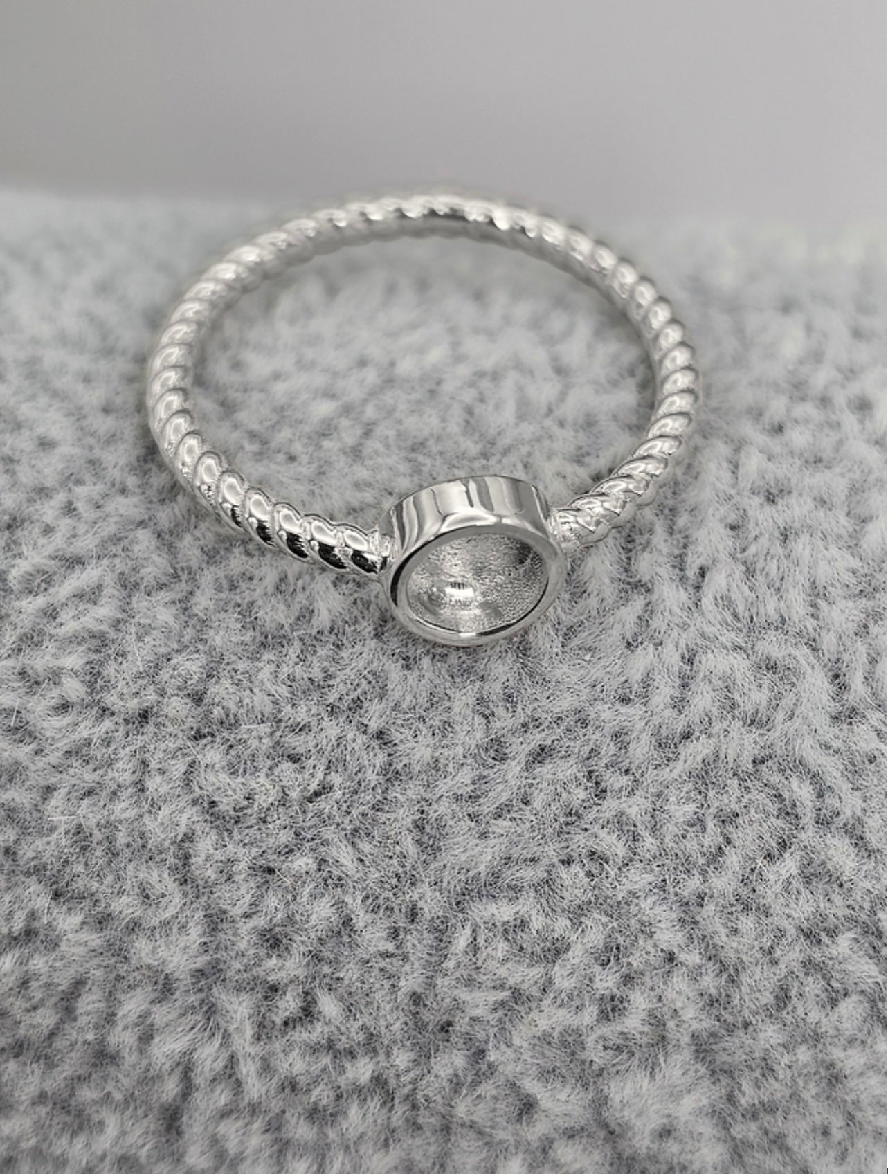 Round Twist Ring