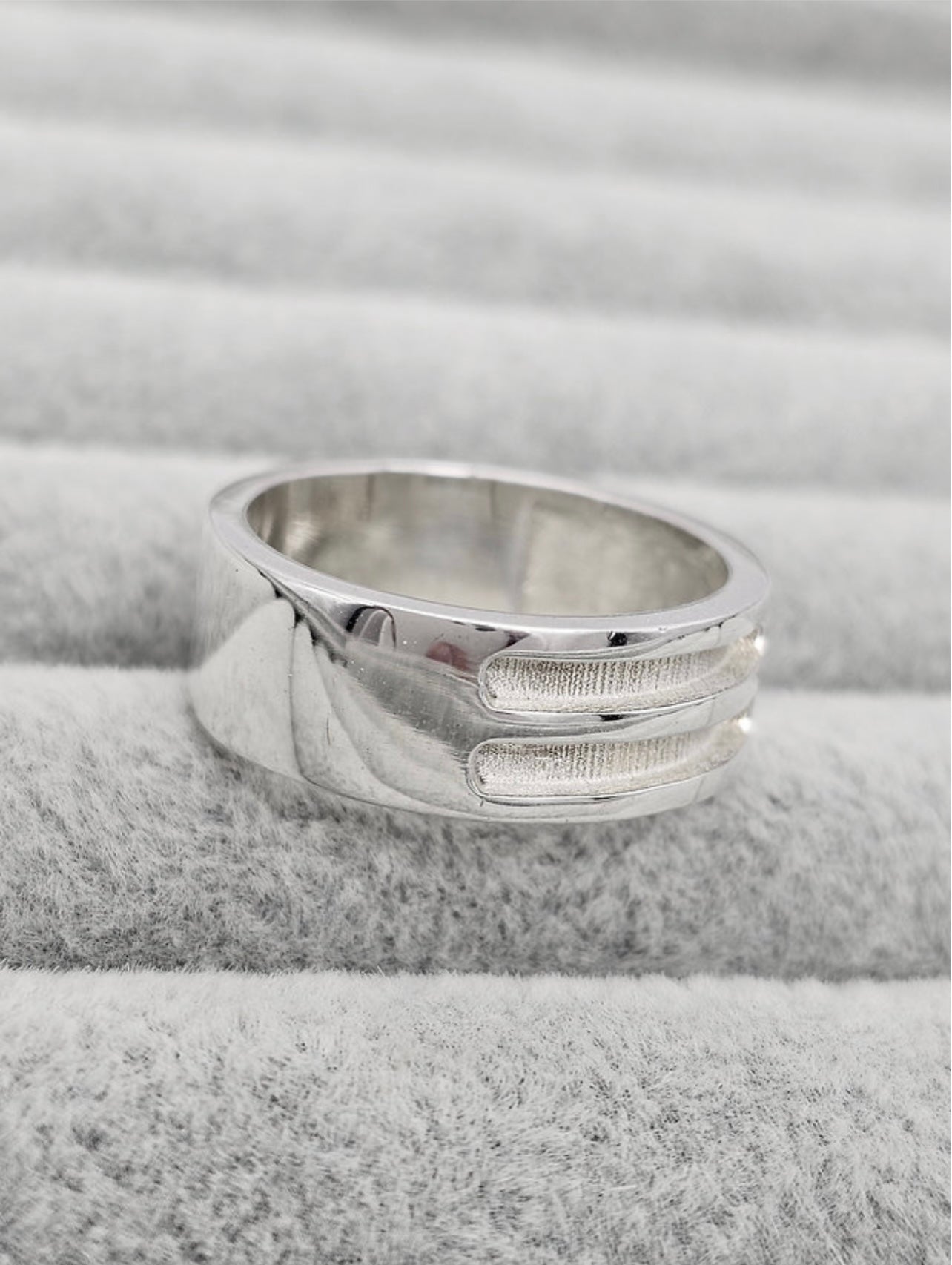 Double Channel band ring