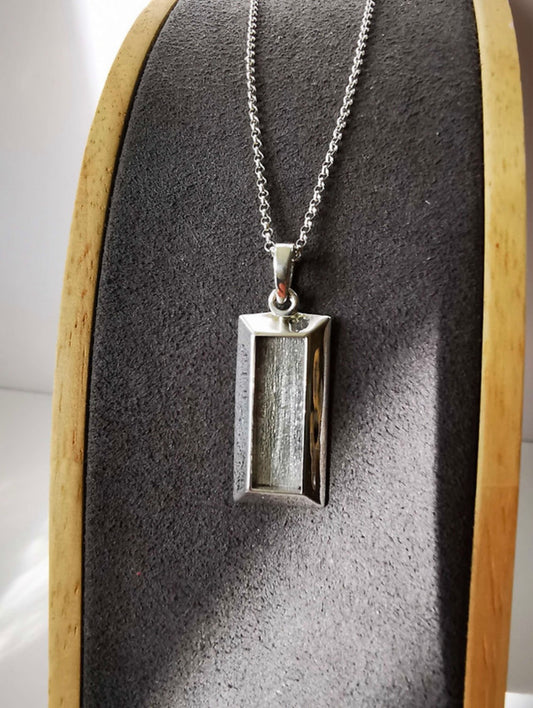 Bar pendant