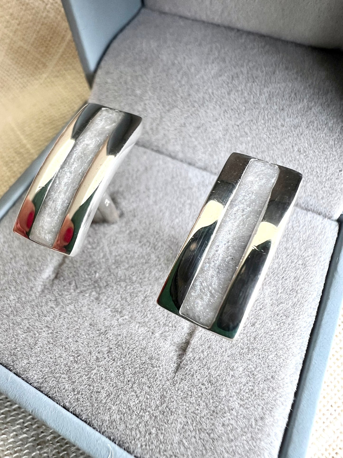 Channel cufflinks
