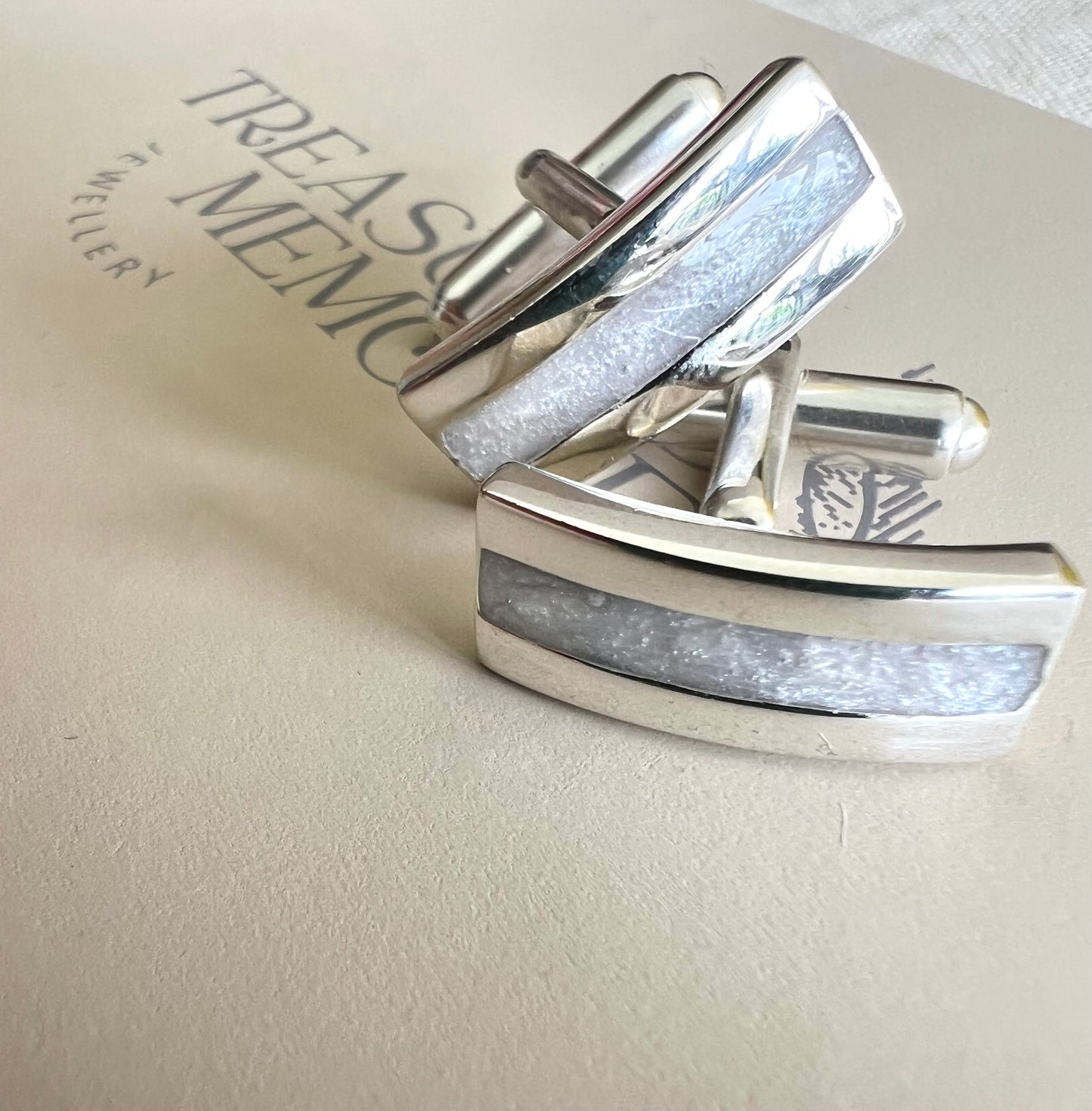 Channel cufflinks