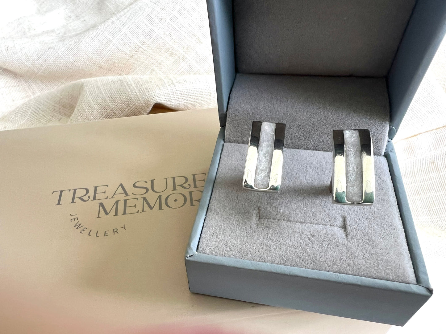 Channel cufflinks