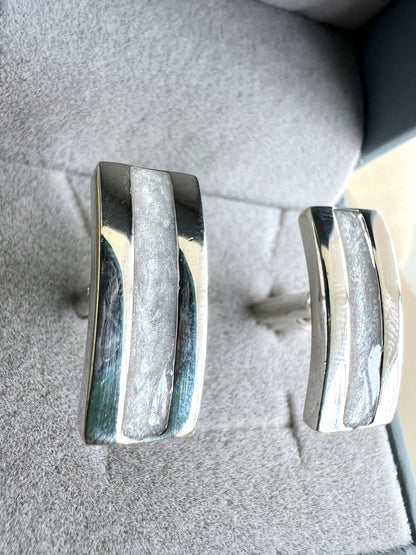 Channel cufflinks