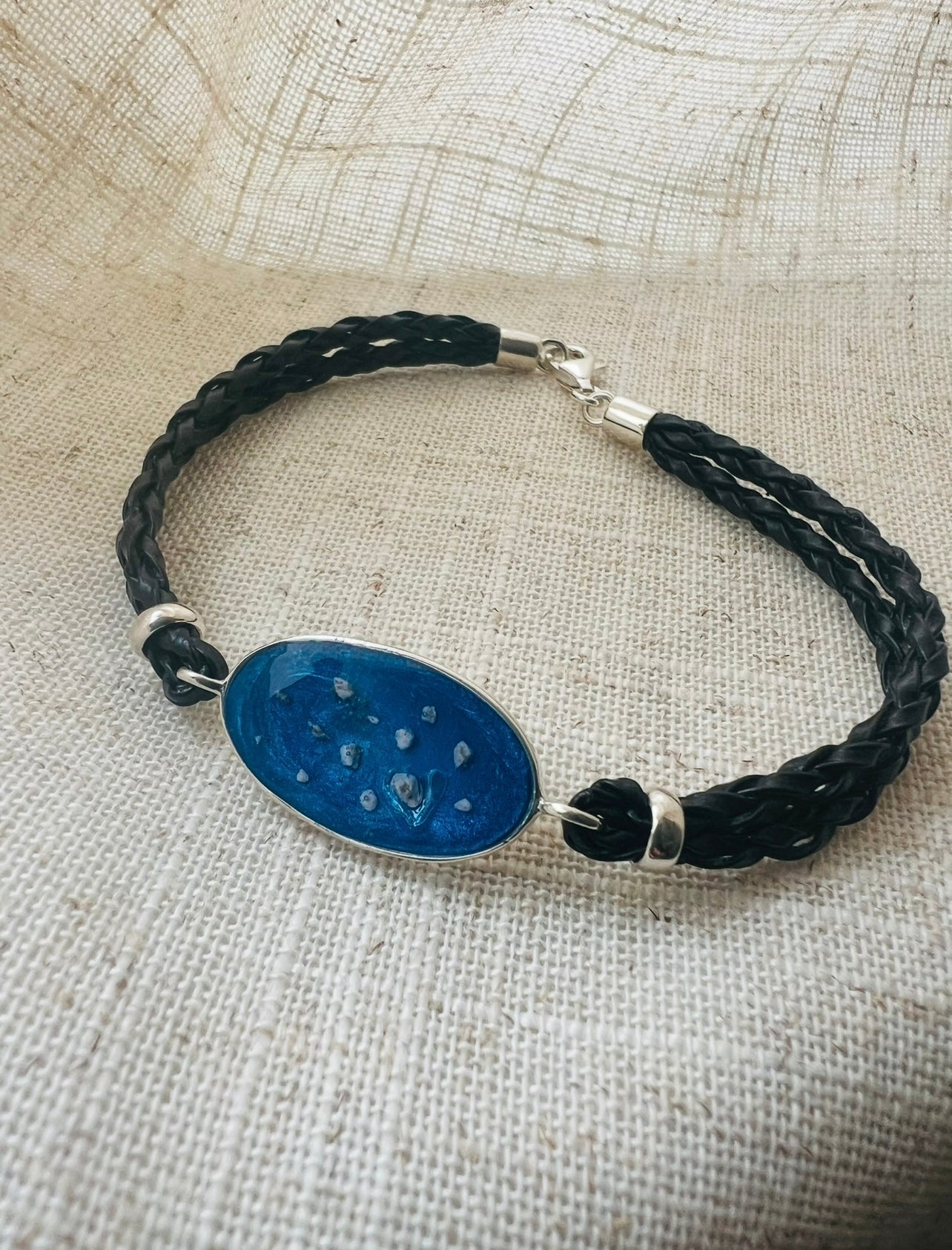 Oval leather bracelet