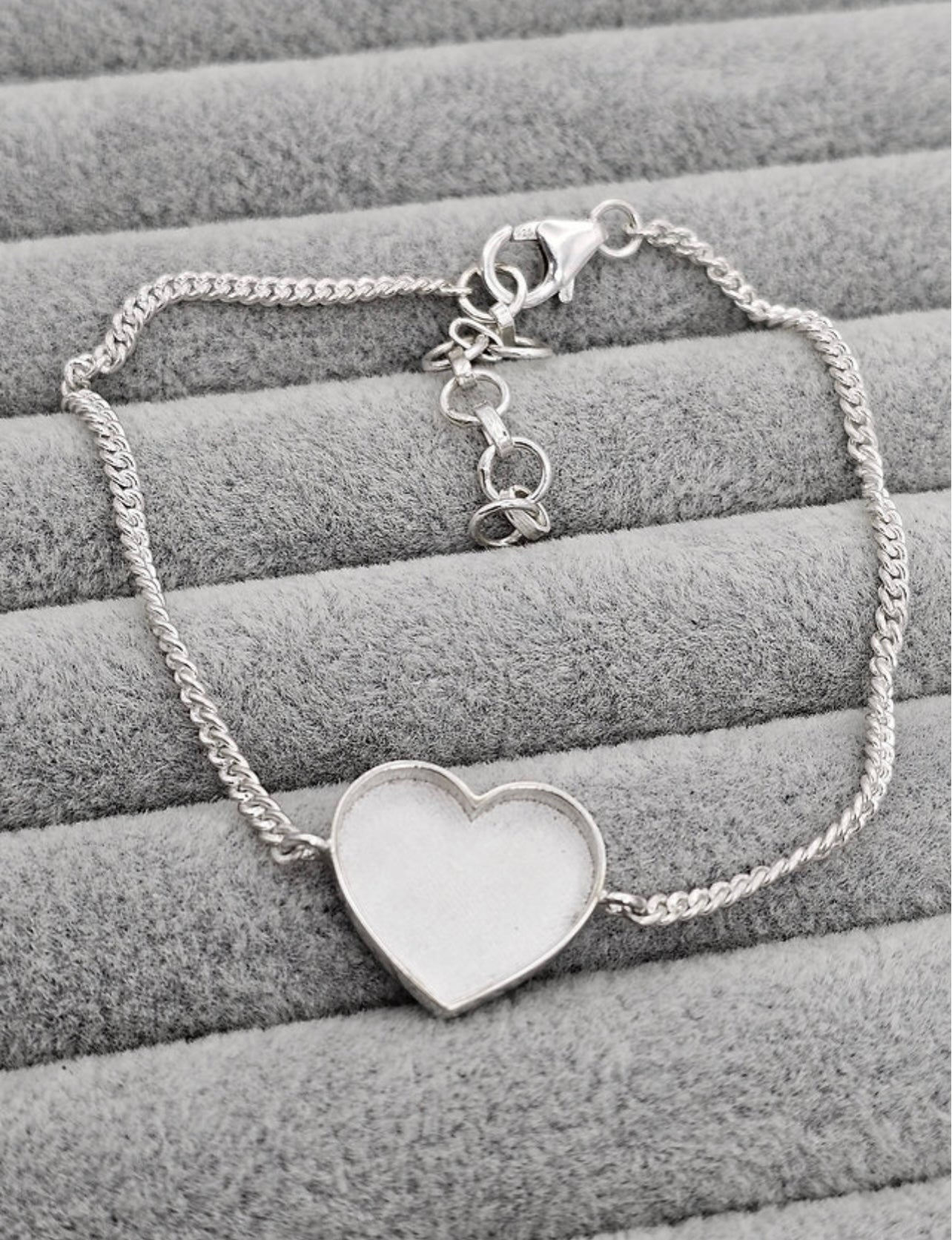 Plain Heart Bracelet